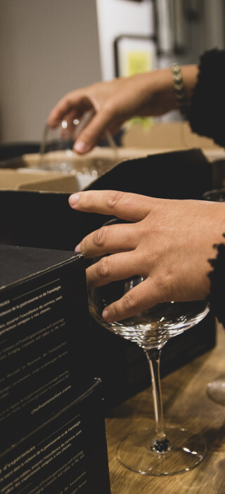 Dégustation dans une cave à vin